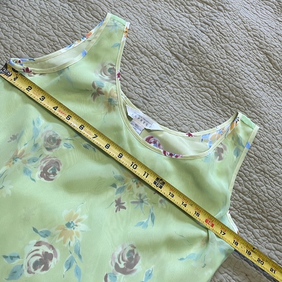 Floral bias cut dress with sheer over. - Picture 7 of 7